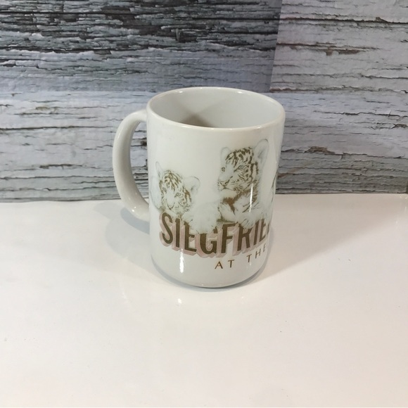 Siegfried & Roy Tigers Mirage Las Vegas Collectible Souvenir Coffee Tea Mug Cup - Picture 1 of 5